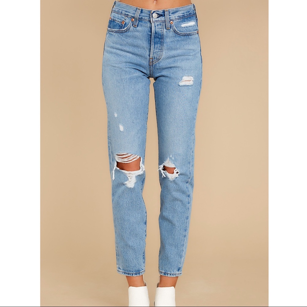 Levi’s Wedgie Icon Fit Jeans- Authentically Yours. Size 28.